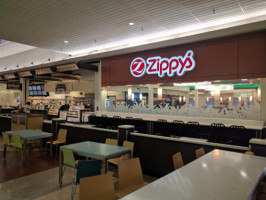 Zippy's Hilo inside