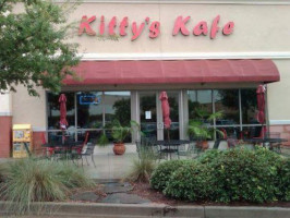 Kitty's Kafe outside