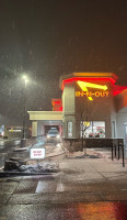 In-n-out Burger outside