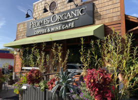 Peoples Organic Cafe outside