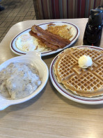 Huddle House inside