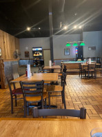 Linsey's Bbq And Grill inside