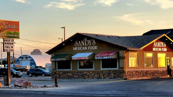 Sandy's Burritos outside