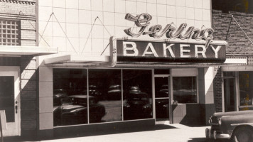 Gering Bakery outside