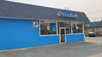 Domino's Pizza outside