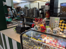 Cafe Du Monde Oakwood Mall food