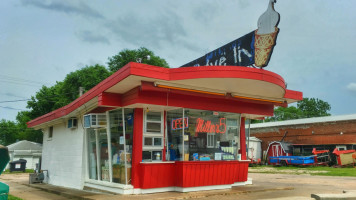 Miller's Five Drive-in Carry-out inside