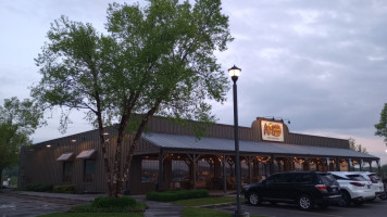 Cracker Barrel Old Country Store outside