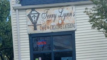 Terry Lynn's Cafe Creative outside