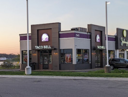 Taco Bell outside