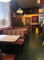 Huddle House inside