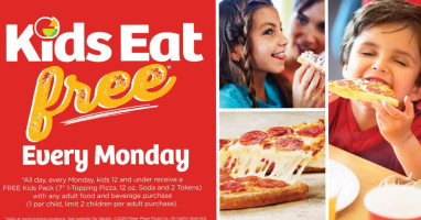 Peter Piper Pizza food