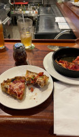 Uno Pizzeria Grill food