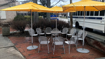 Au Bon Pain Express At Hofstra University outside