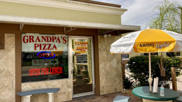 Grandpa's Pizza outside