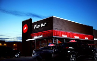 Pizza Hut outside