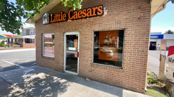 Little Caesars Pizza food