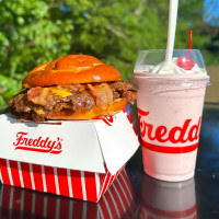 Freddy's Frozen Custard Steakburgers food