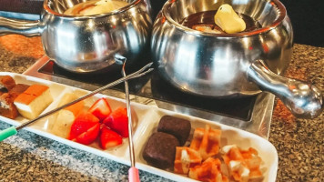 The Melting Pot food