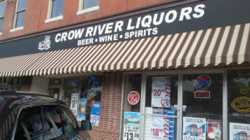 Crow River Liquors outside