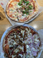 Mod Pizza food