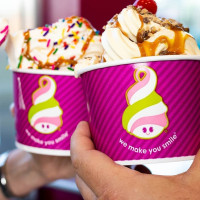 Menchie's Frozen Yogurt food