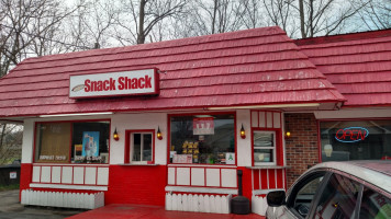 Snack Shack outside