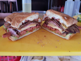 Tortas Gigantes food