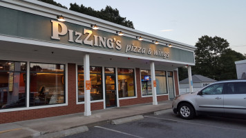 Pizzing's Pizza Wings inside