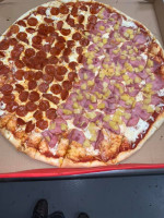 Rico's Pizza food