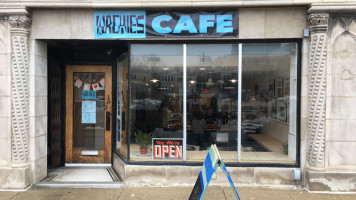 Archie’s Cafe outside