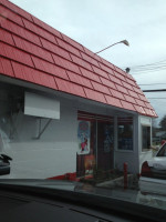 Dairy Queen Grill Chill outside