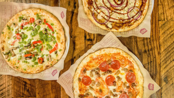 Mod Pizza food