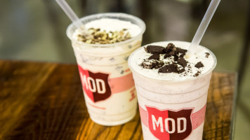 Mod Pizza food