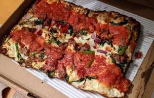 Union Squared Pizza Detroit Style food