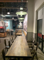 Mod Pizza inside