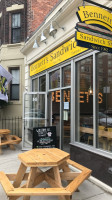 Bennett's Sandwich Shop outside