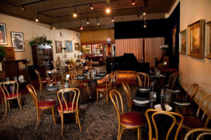 Main Street Bistro Piano Bar-cabaret Restaurant food