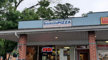 Brookville House Of Pizza outside