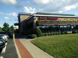 Ruby Tuesday outside