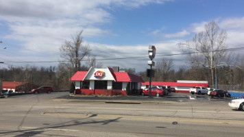 Dairy Queen outside