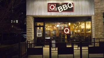 Q-bbq Oak Park outside