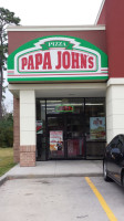 Papa Johns Pizza outside