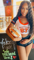 Hooters food