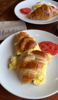 La Madeleine food