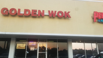 Golden Wok outside