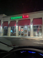 Quiznos food