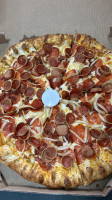 Round Table Pizza food