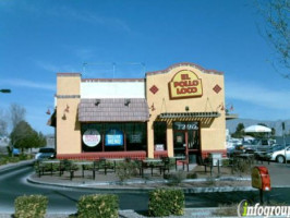 El Pollo Loco outside