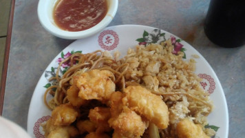 Kim's Oriental Kitchen food